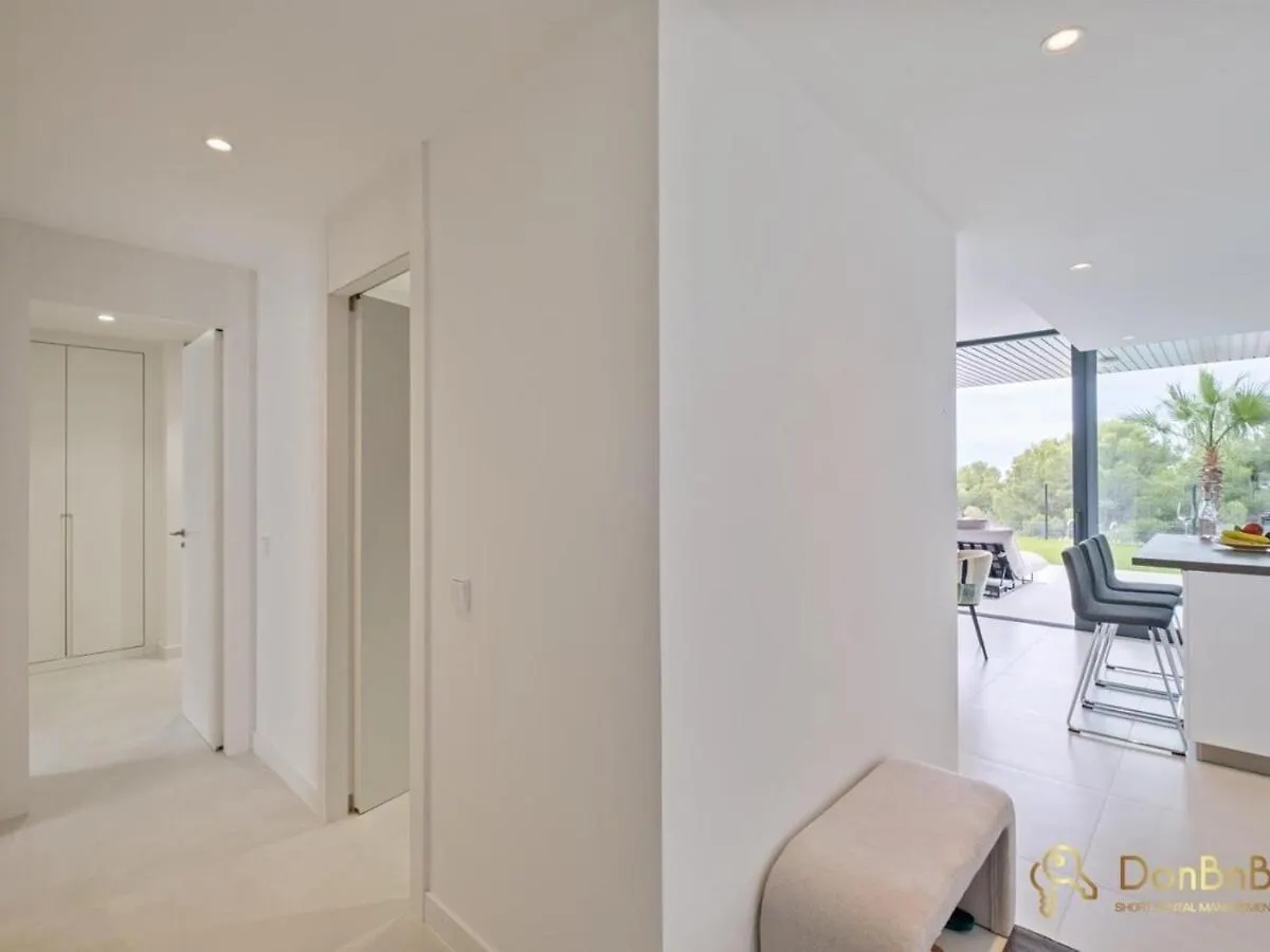 Sea View Apartment With Garden In フエンヒロラ 0*,  スペイン