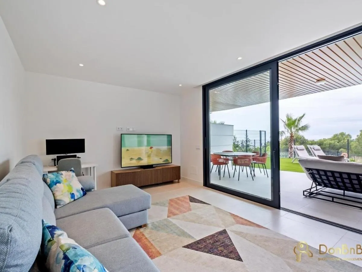 Sea View Apartment With Garden In フエンヒロラ スペイン